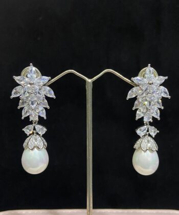 Pearl drop Earring