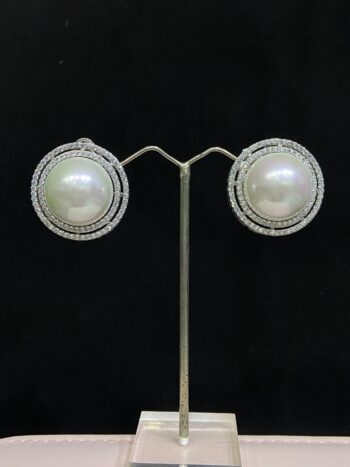 PEARL STUDS